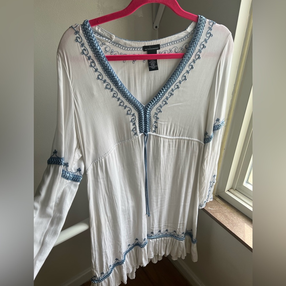 Long sleeve Captain dress white and blue.